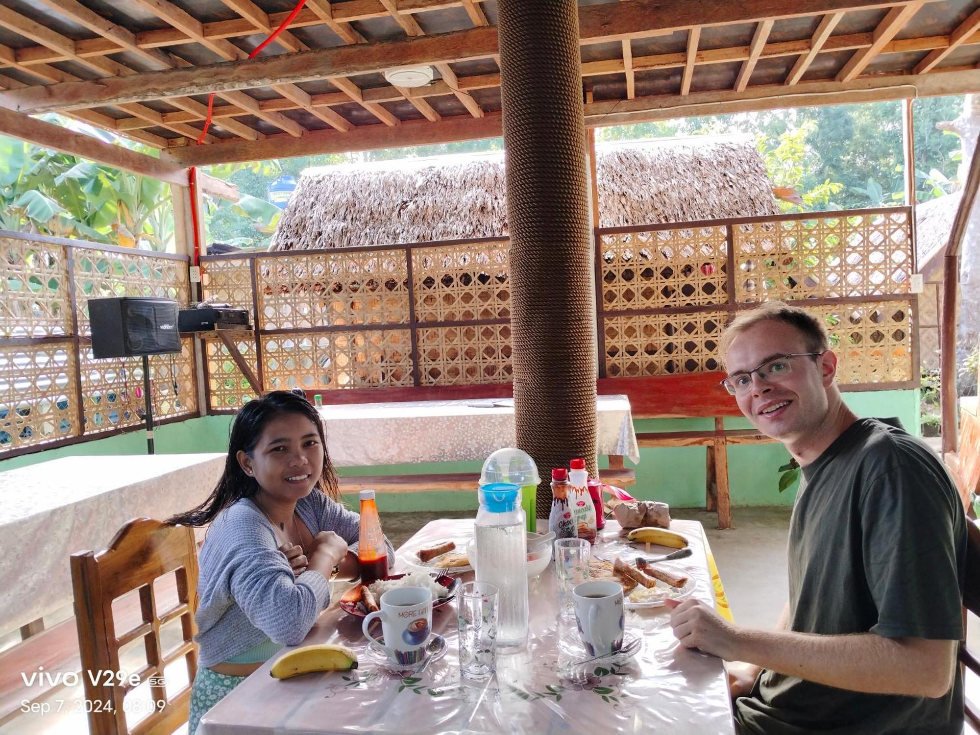 Lhoyjean Garden Hostel Batuan Eksteriør bilde