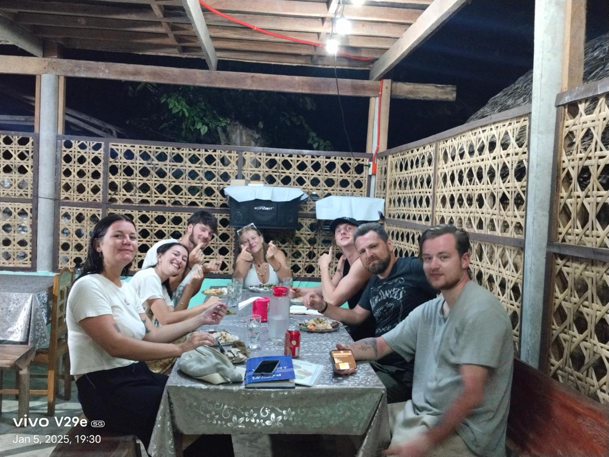 Lhoyjean Garden Hostel Batuan Eksteriør bilde